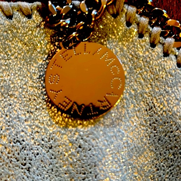 stella Mc Carney like new lg fold over or strap metallic bag - Picture 3 of 11